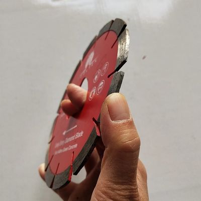 6インチの早い記入項目の具体的なダイヤモンドの刃のSoffによって切られたコンクリートは鋸歯を