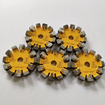 床の具体的な切断120mmのタック ポイント ダイヤモンドの刃