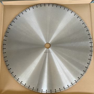 700mmのダイヤモンドのコンクリートは治された具体的な切断については高性能の鋸歯を