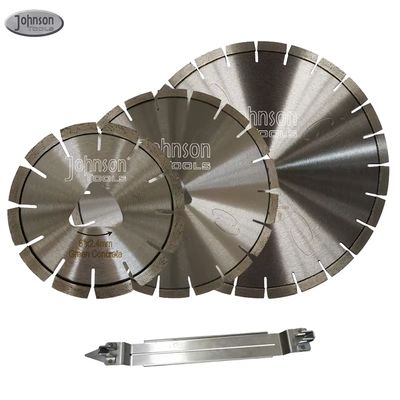 10インチのSoffの切口のダイヤモンドのコンクリートは三角形の内部の穴が付いている鋸歯を